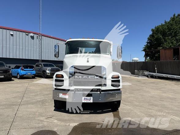 Mack MD7 Építőipar - Egyebek