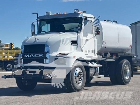 Mack MD7 Tartályos teherautók