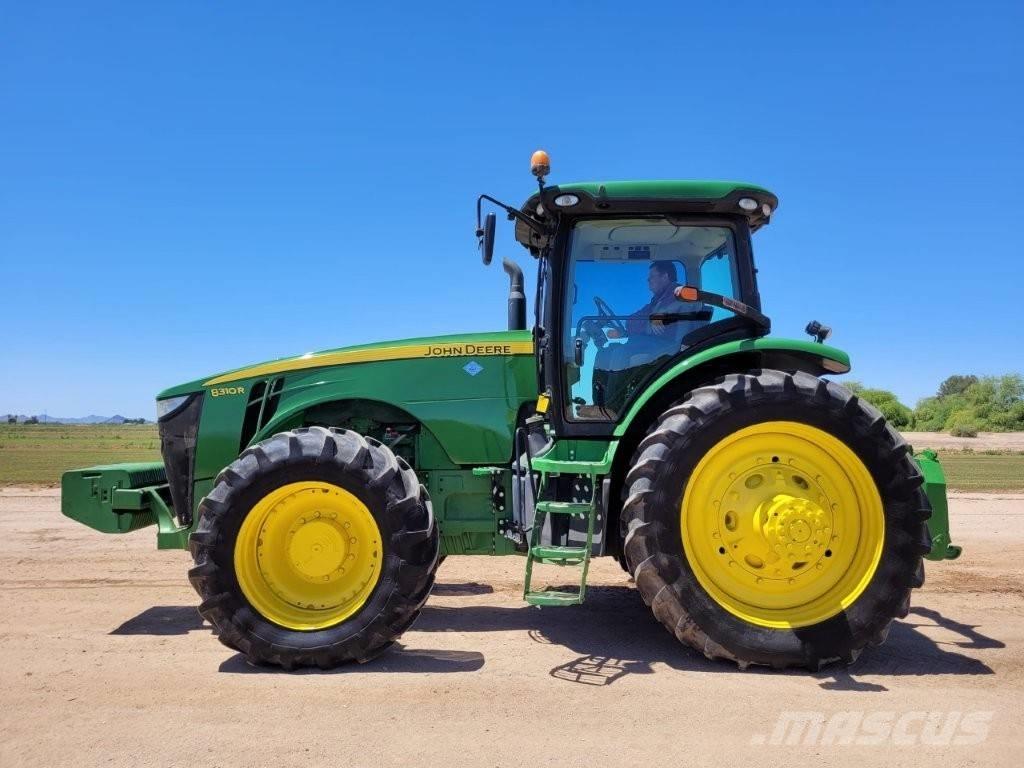 John Deere 8310 R Traktorok