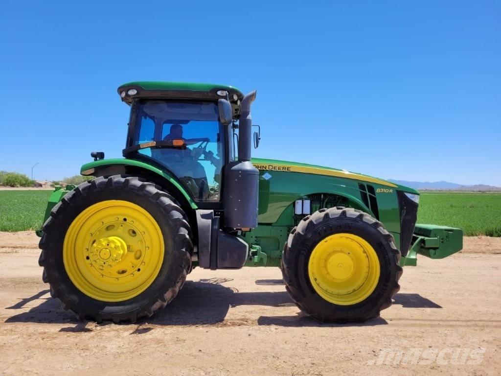 John Deere 8310 R Traktorok