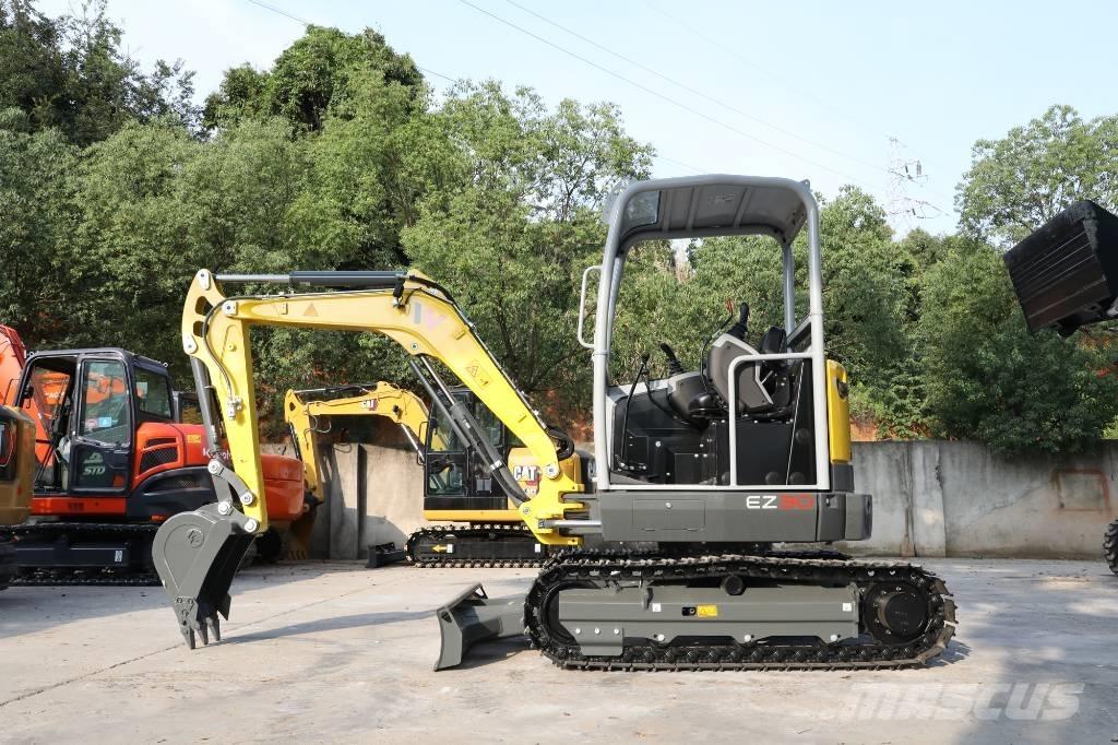 Wacker Neuson EZ 30 Lánctalpas kotrók