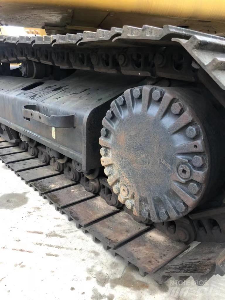 CAT 323 D Lánctalpas kotrók