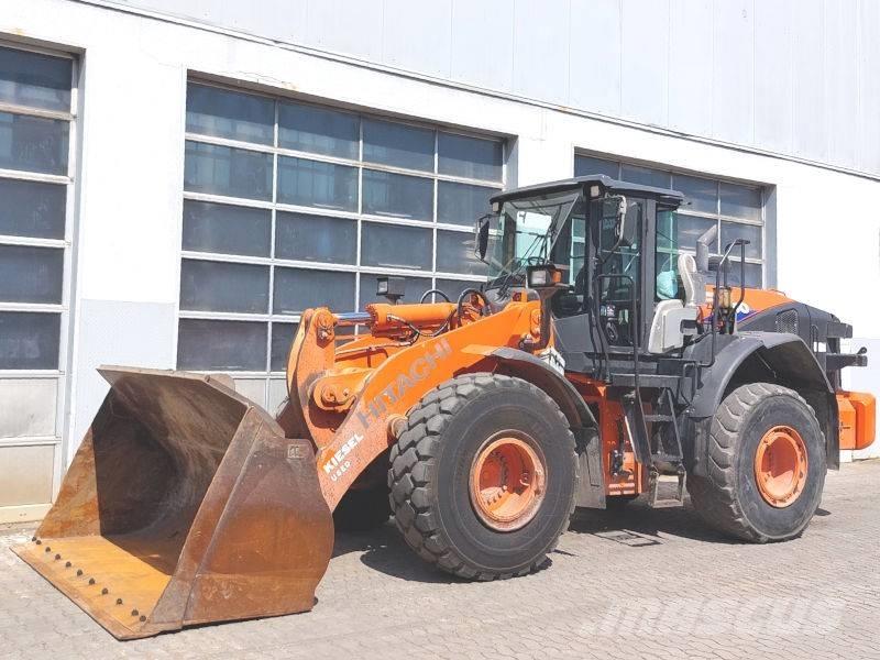 Hitachi ZW 250-6 Gumikerekes homlokrakodók