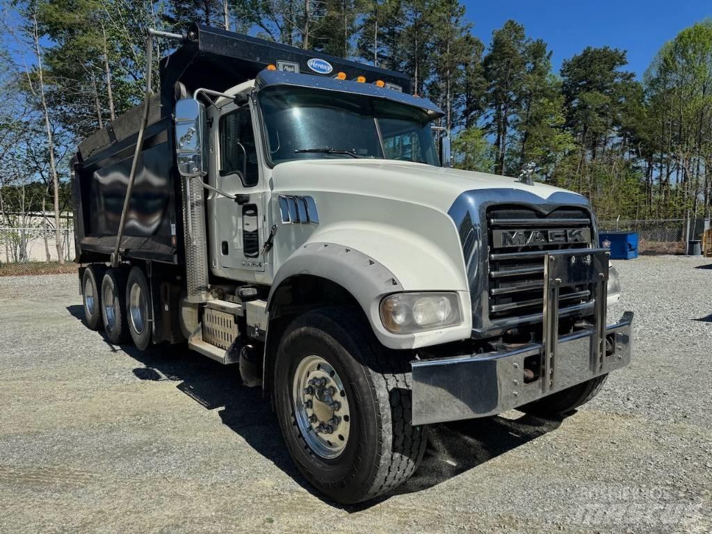 Mack GU713 Billenő teherautók