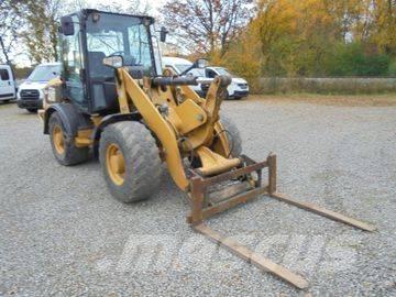 CAT 906 H 2 Gumikerekes homlokrakodók