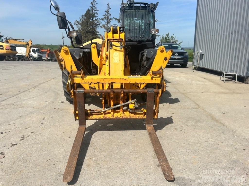 JCB 535-140 Hiviz Teleszkópos rakodók