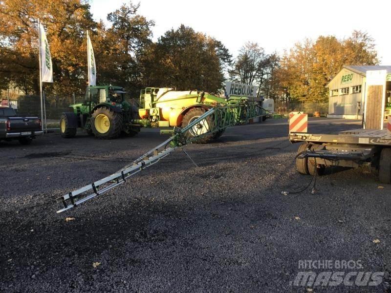 Amazone UX 4200 Vontatott trágyaszórók