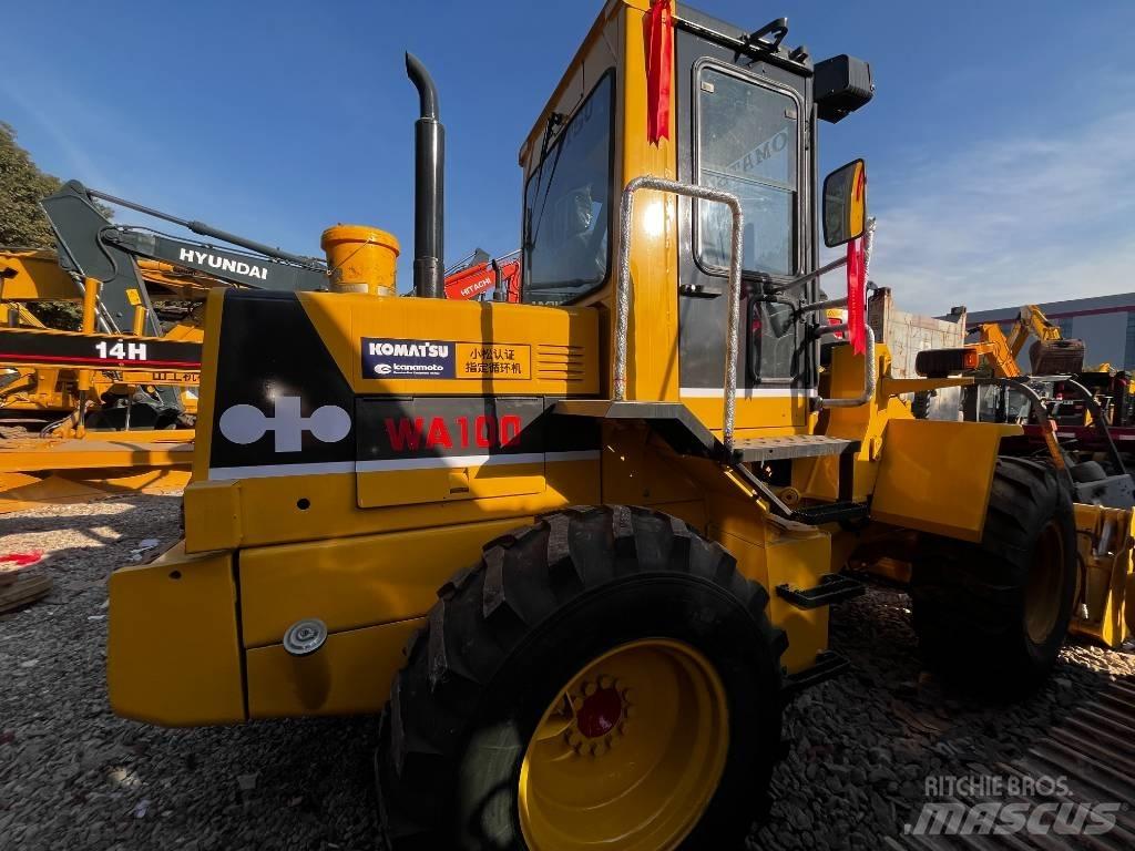 Komatsu WA100 Gumikerekes homlokrakodók