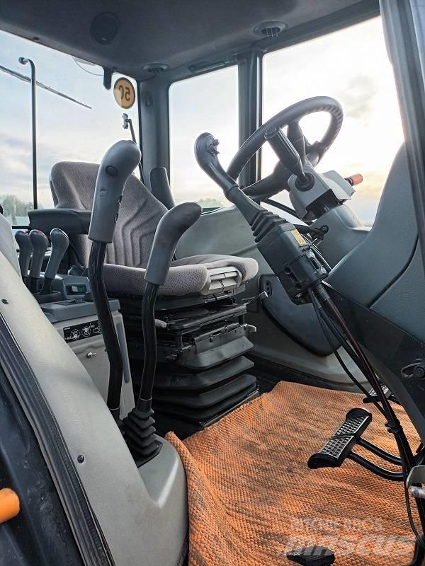 Valtra N 141 Hitech Traktorok