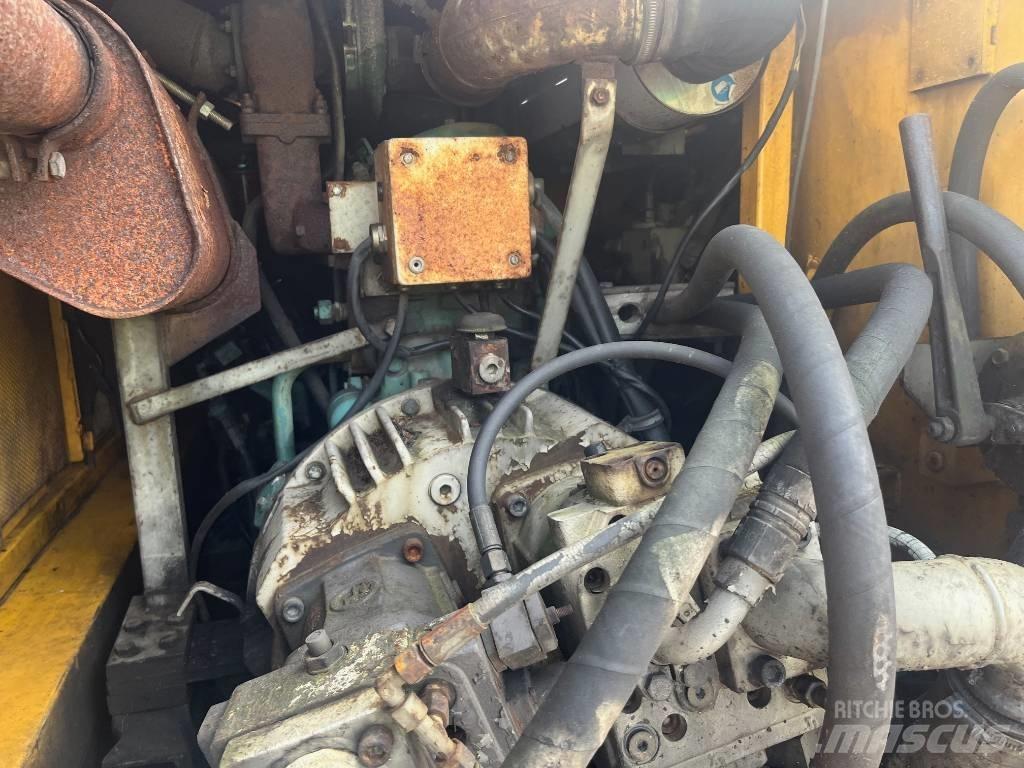  Aakermann H7M Gumikerekes kotrók