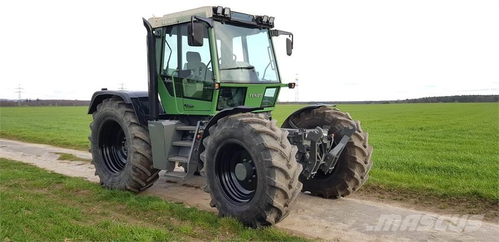 Fendt Xylon 520 Traktorok