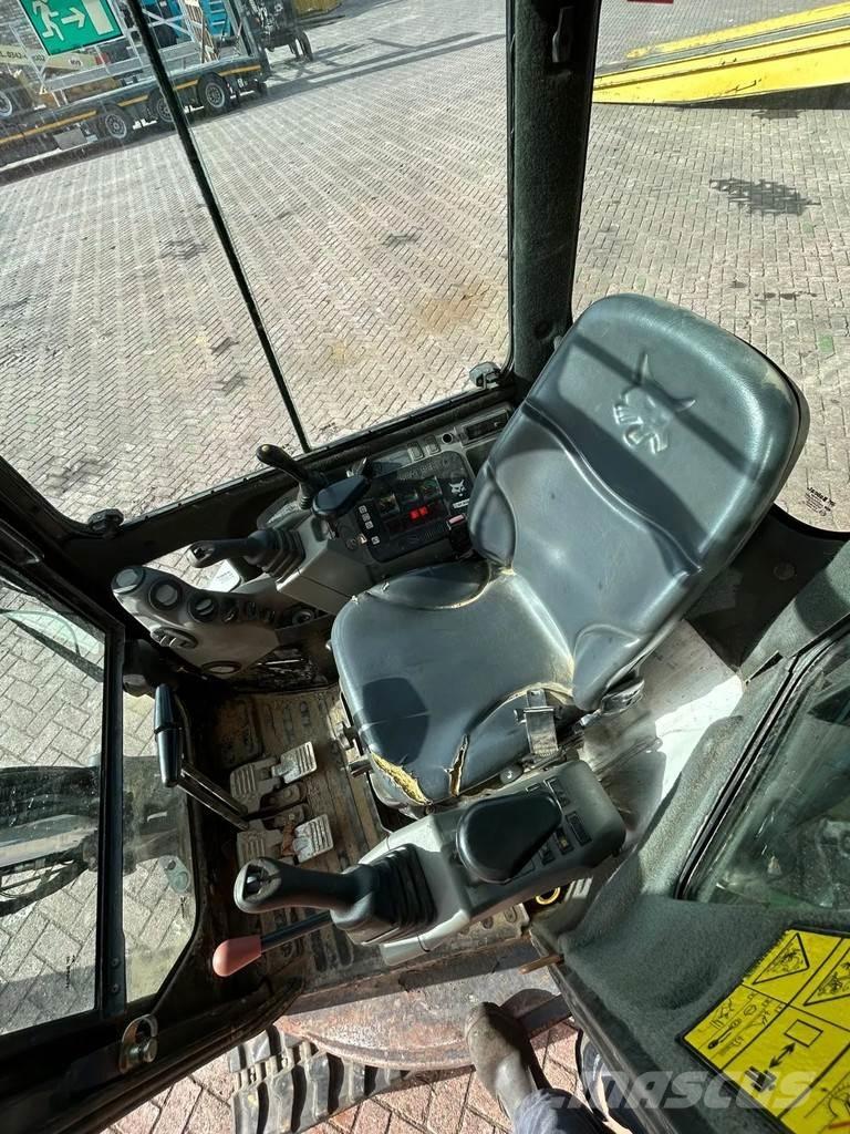 Bobcat E26 Mini kotrók < 7t