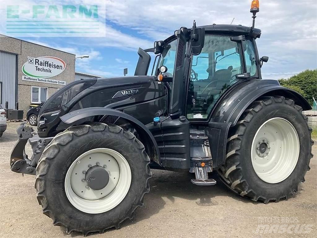 Valtra t254a mr19 Traktorok