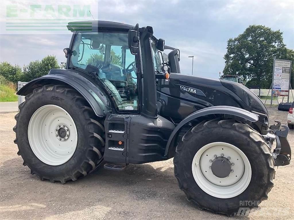 Valtra t254a mr19 Traktorok