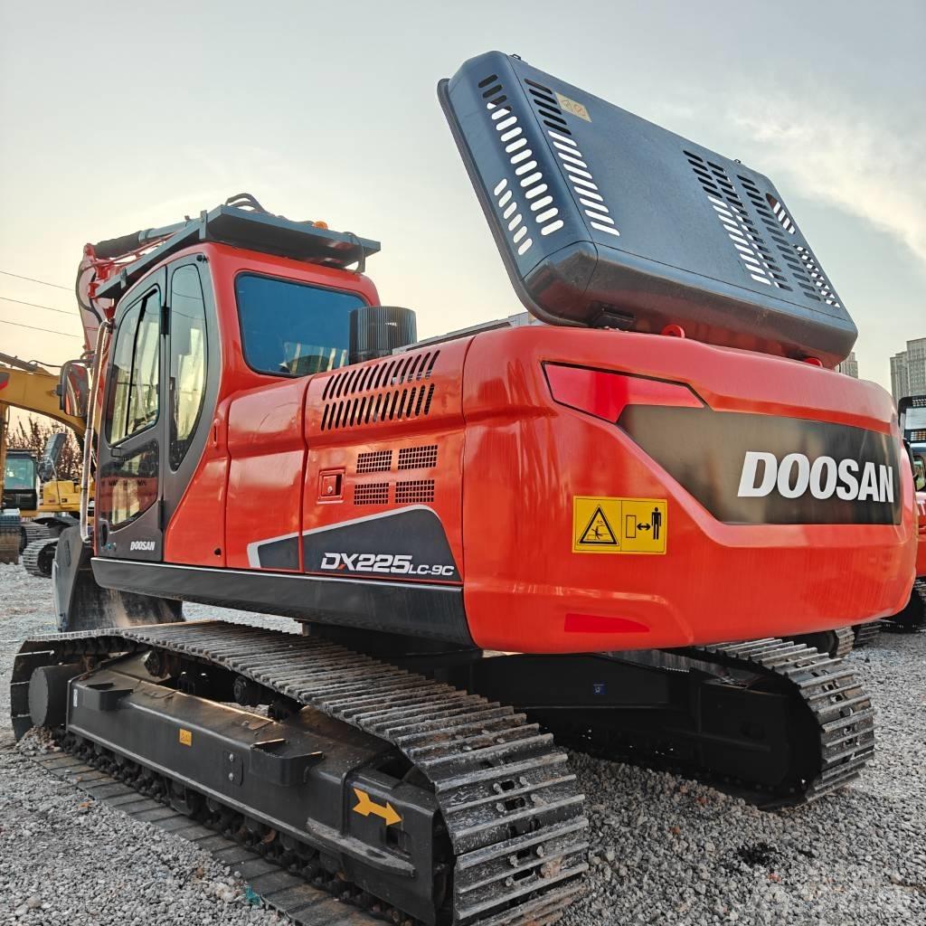 Doosan DX225LC-9C Lánctalpas kotrók