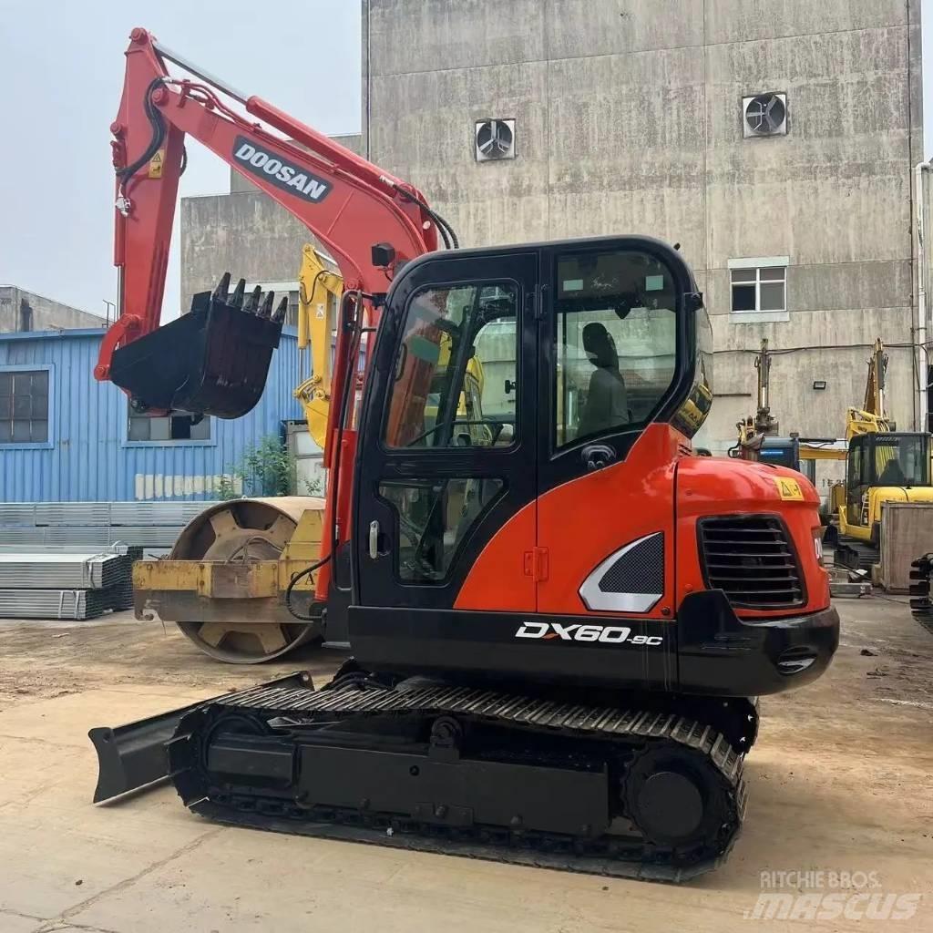 Doosan DX60 Lánctalpas kotrók