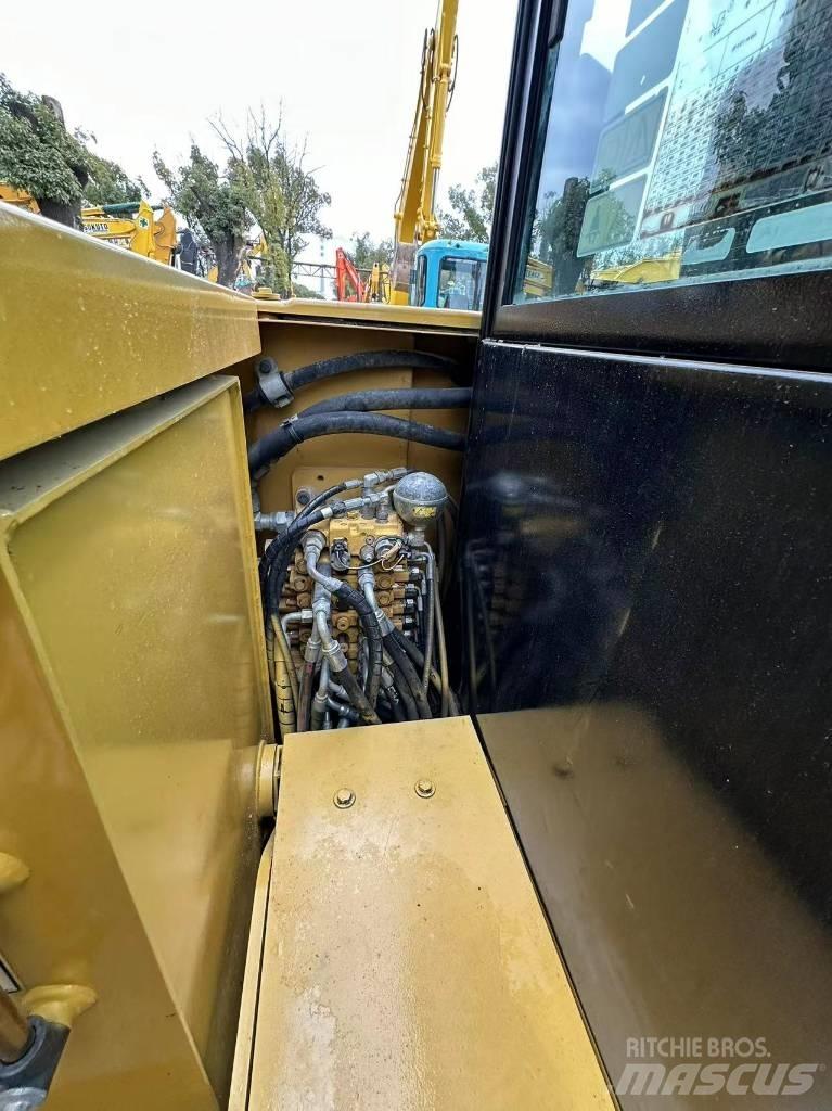 CAT 305.5E2 Lánctalpas kotrók