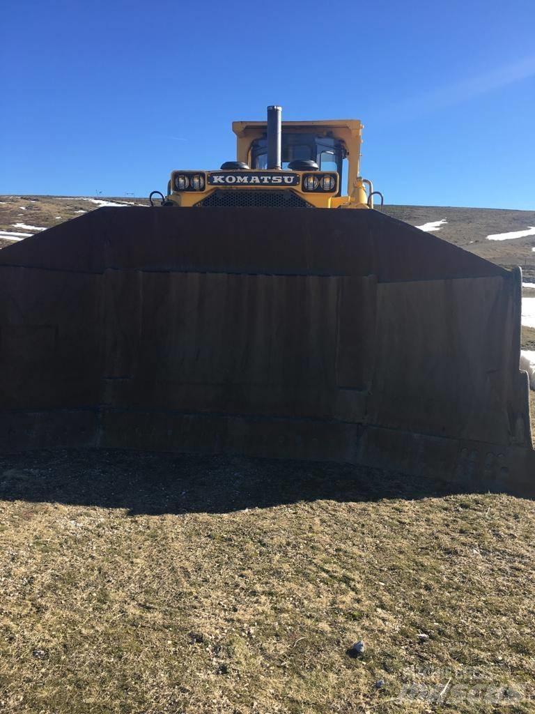 Komatsu 455 lánctalpas dózerek