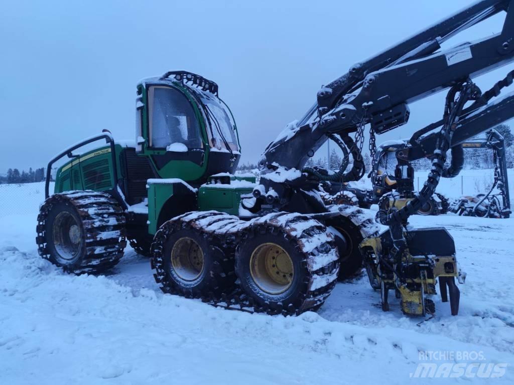 John Deere 1170 E Betakarítók