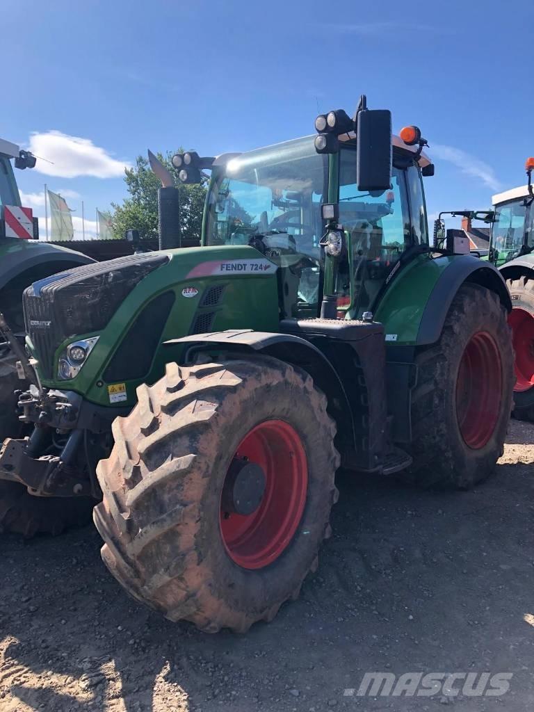 Fendt 724 Vario S4 Traktorok