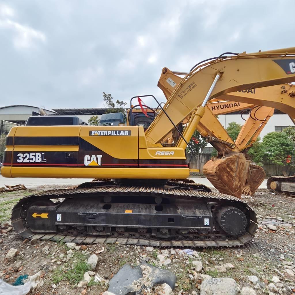 CAT 325 B L Lánctalpas kotrók