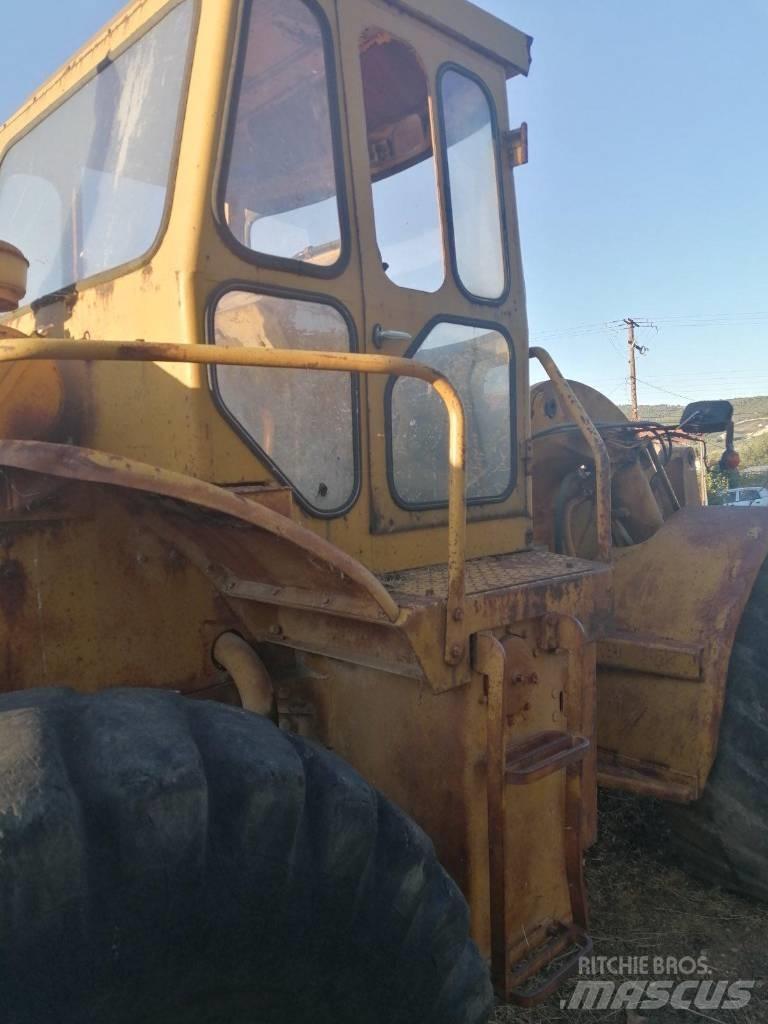 CAT 950C Gumikerekes homlokrakodók
