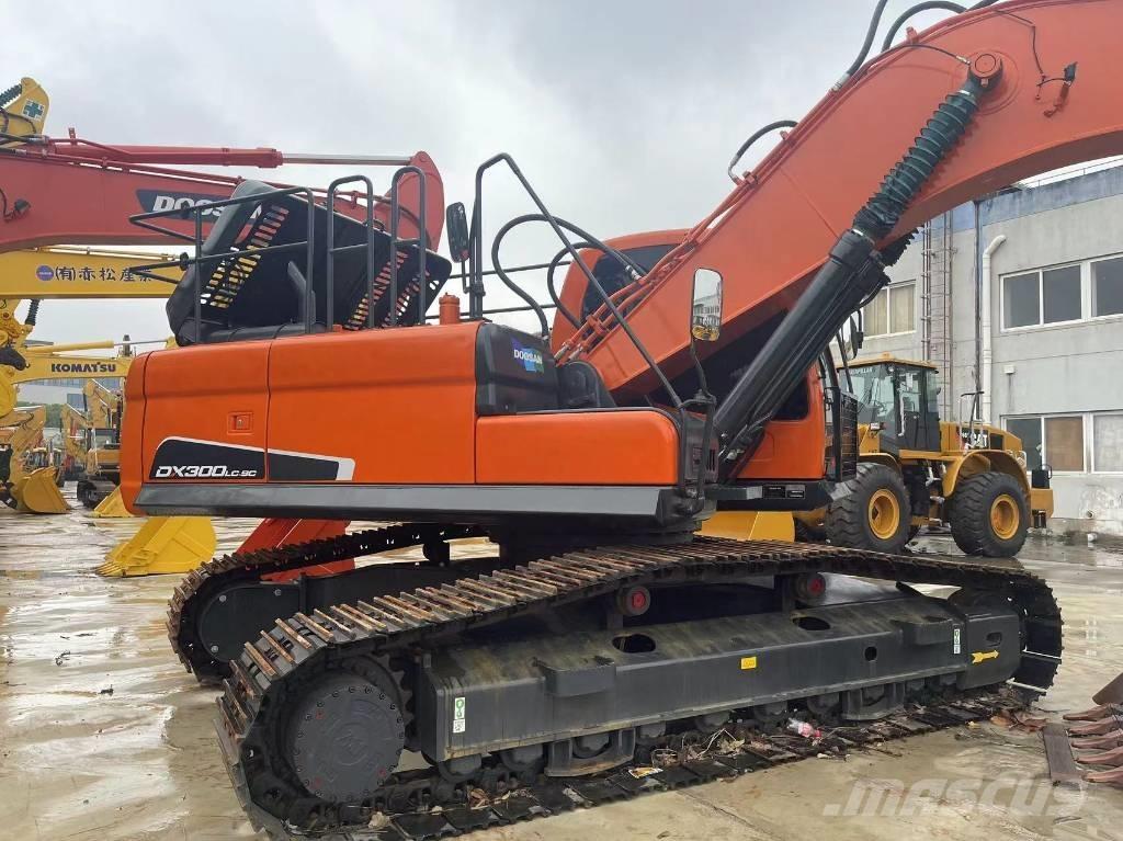 Doosan DX 300 LC Lánctalpas kotrók