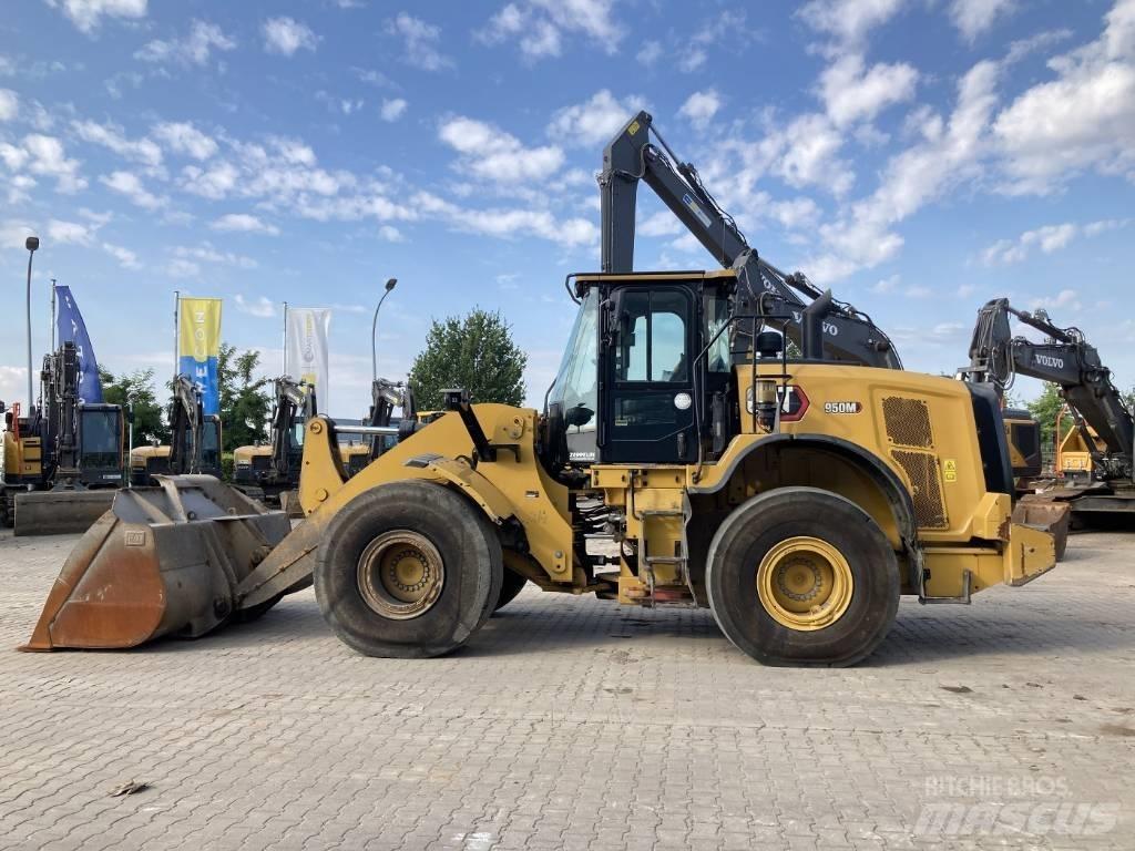 CAT 950 M Gumikerekes homlokrakodók