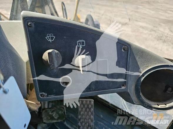CAT 930G Gumikerekes homlokrakodók