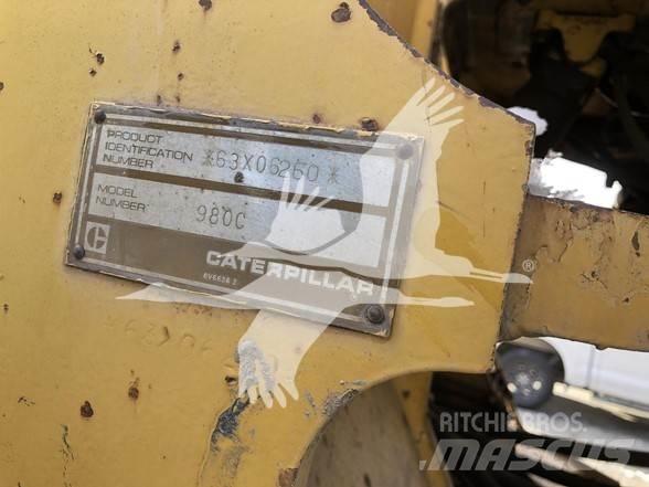 CAT 980C Gumikerekes homlokrakodók