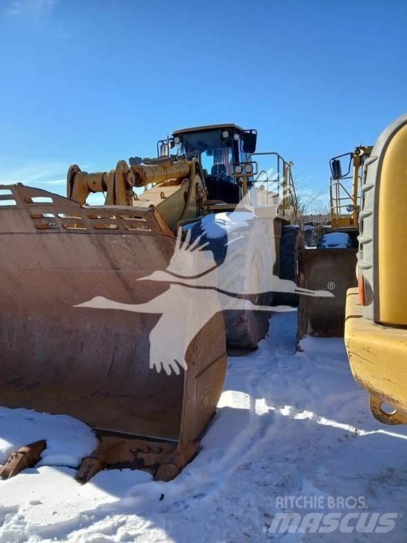 CAT 988H Gumikerekes homlokrakodók