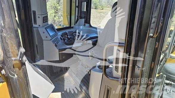 CAT D9T lánctalpas dózerek