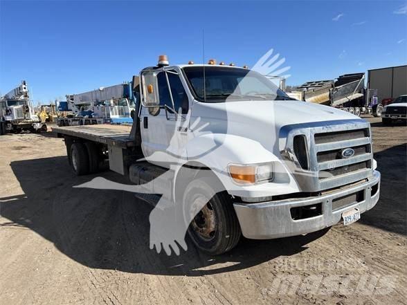 Ford F650 Platós / Ponyvás teherautók