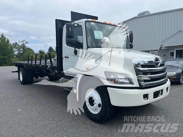Hino 338 Platós / Ponyvás teherautók