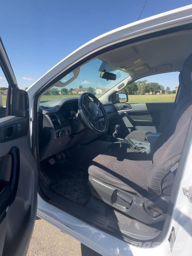 Ford Ranger XL Kis teherszállító/Platós kocsi
