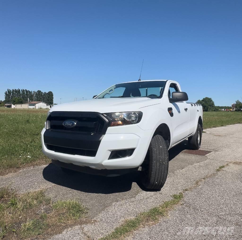 Ford Ranger XL Kis teherszállító/Platós kocsi