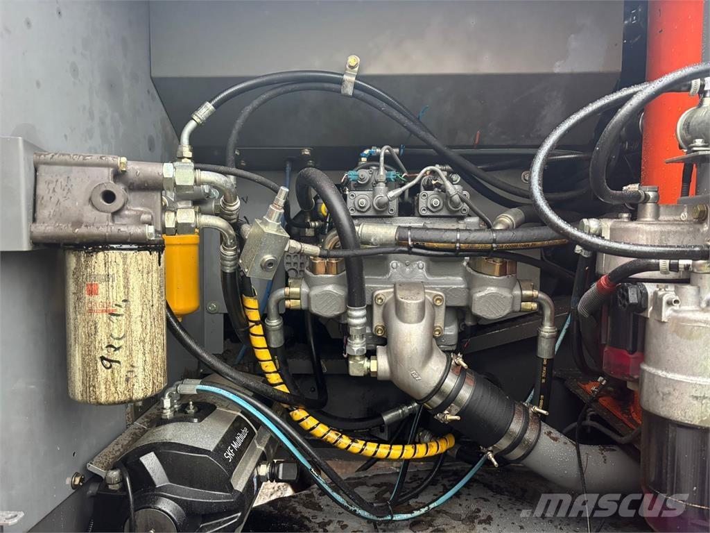 Hitachi ZX250LC-3 Lánctalpas kotrók