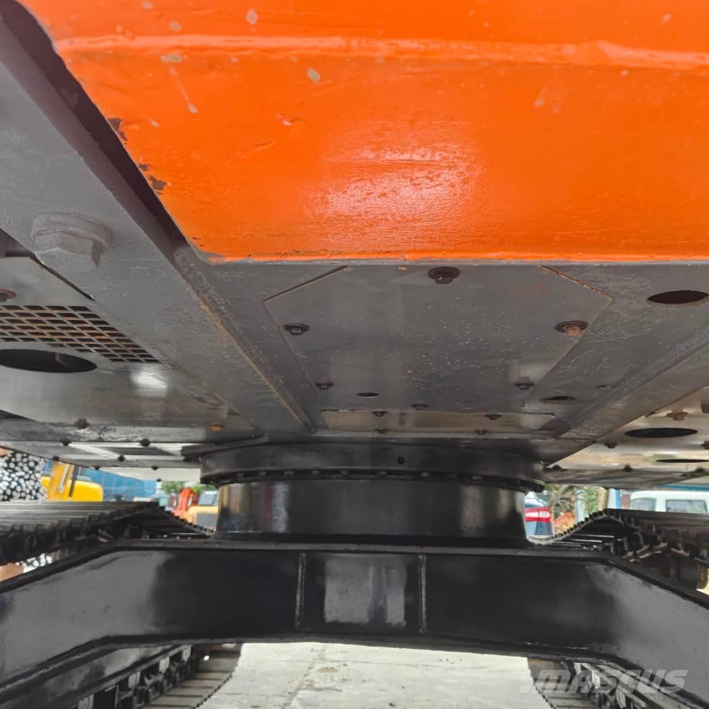 Hitachi ZX 120 Lánctalpas kotrók