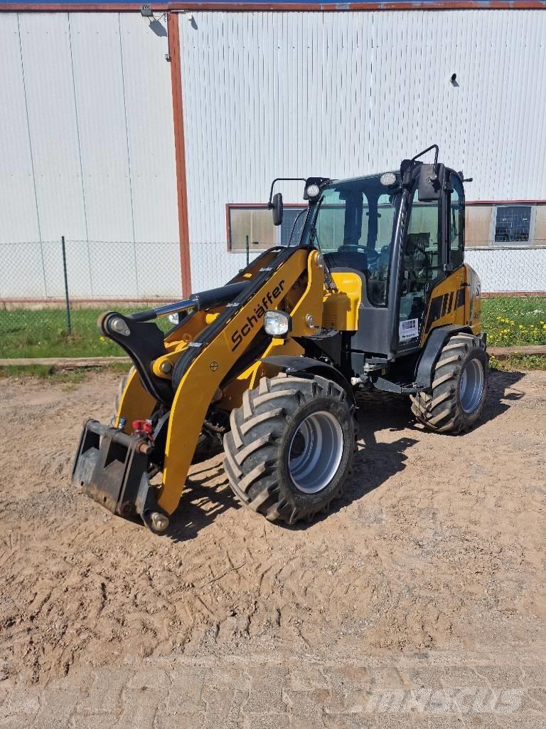 Schäffer 4670Z Gumikerekes homlokrakodók