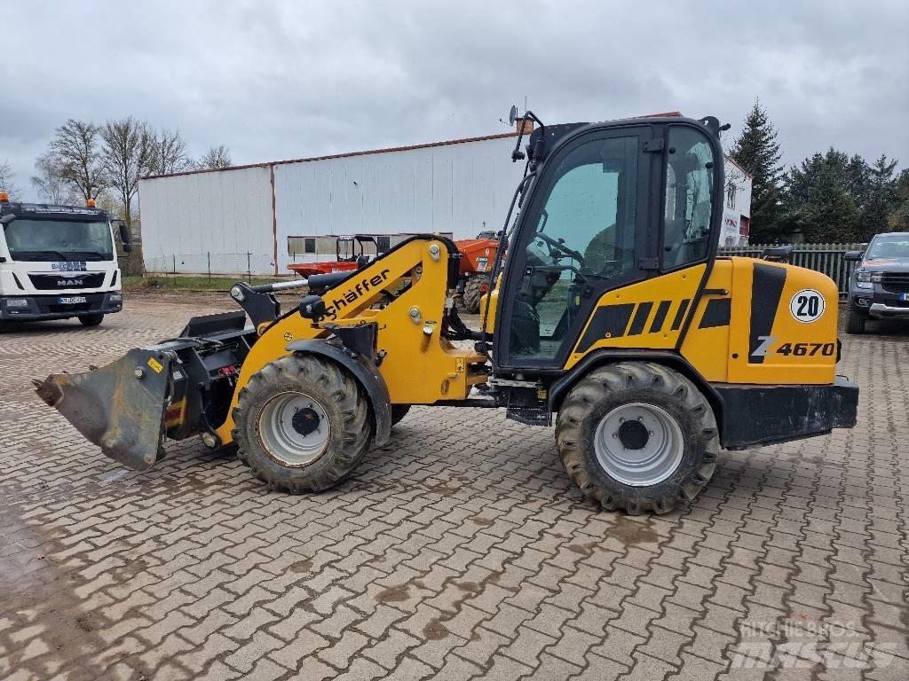 Schäffer 4670Z Gumikerekes homlokrakodók