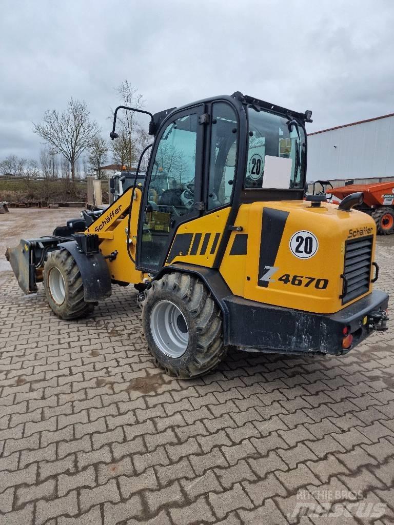 Schäffer 4670Z Gumikerekes homlokrakodók