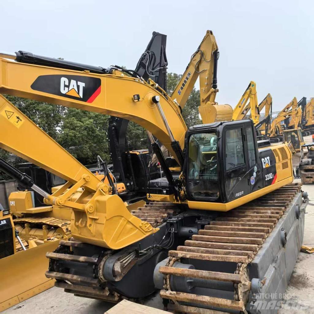 CAT 320 D Kétéltű markolók