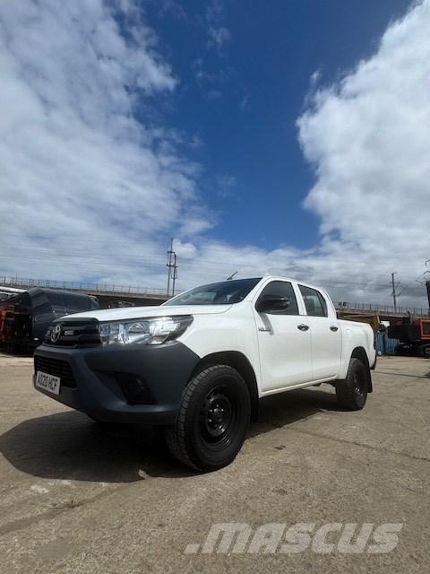 Toyota Hilux Kis teherszállító/Platós kocsi