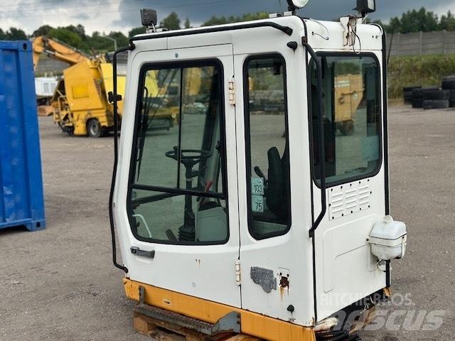Liebherr A 924 B CAB Vezetőfülke és belső tartozékok