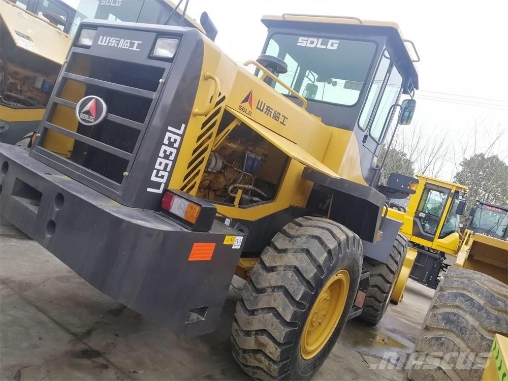 SDLG LG 933 L Gumikerekes homlokrakodók