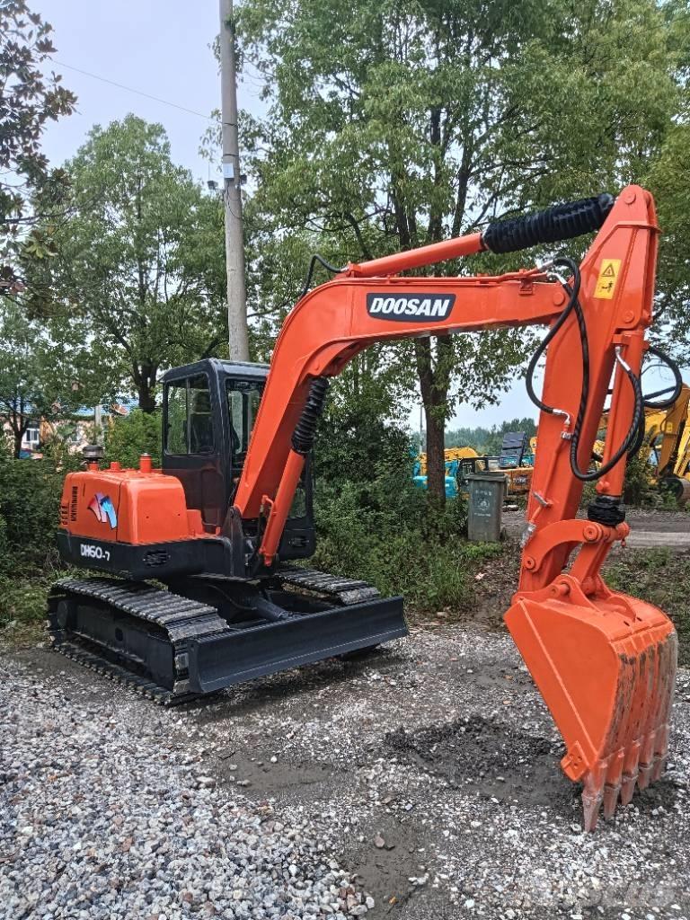 Doosan DH 55 Mini kotrók < 7t