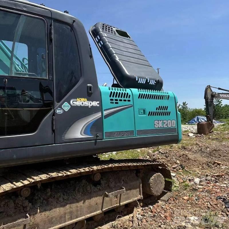 Kobelco SK 200 Lánctalpas kotrók