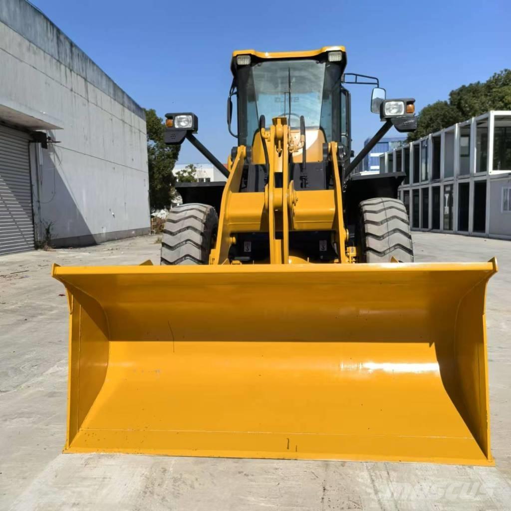 SDLG LG 936 L Gumikerekes homlokrakodók