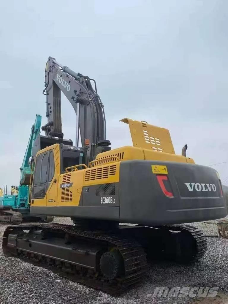 Volvo 360BLC Lánctalpas kotrók