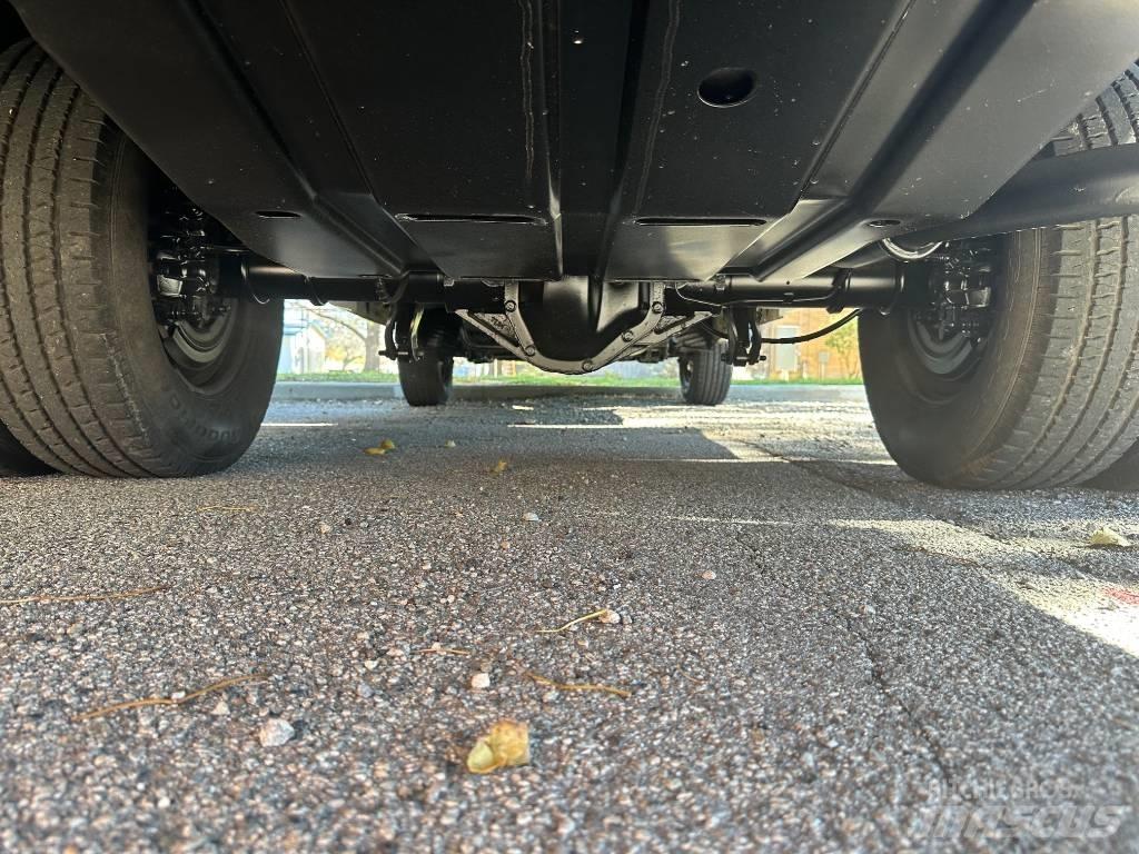 Ford F 350 SD Kis teherszállító/Platós kocsi